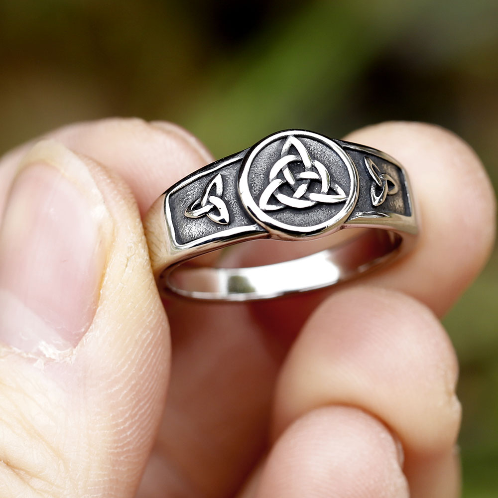 Anillo de acero inoxidable con - Men'S Fashion Guide reseña y precio
